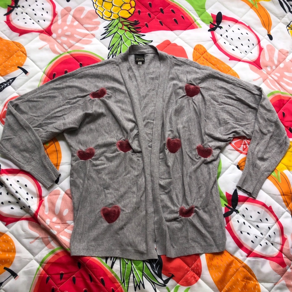 Grey open cardigan with velvet ombré hearts
